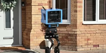 "Hırsızlar kapar": İngiltere'de iki ayaklı kurye robotuna alay ve endişe!