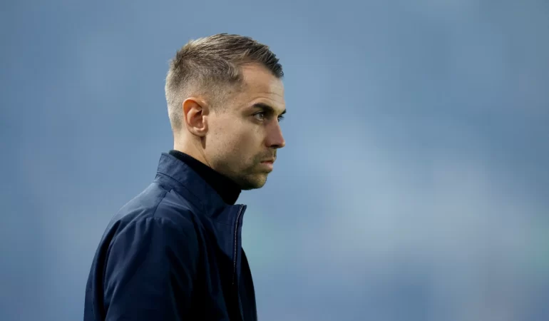 İngiliz futbolunda casusluk depremi: Menajere ceza yağdı!