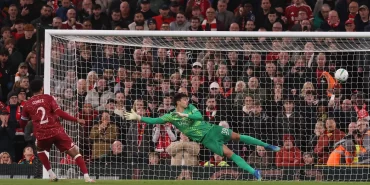 İngiltere'de penaltı gecesi: Devler turladı, Chelsea elendi!