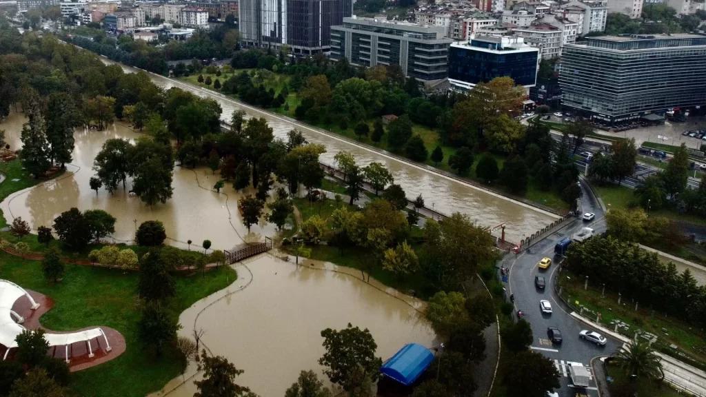 İstanbul için peş peşe alarm: Yeni sağanak dalgası geliyor!