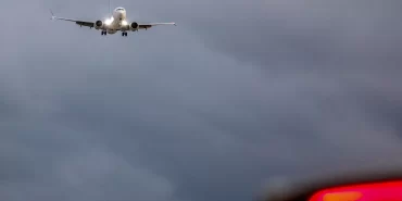 İstanbul'da fırtına alarmı: 43 uçak pisti pas geçti, rota değişti!