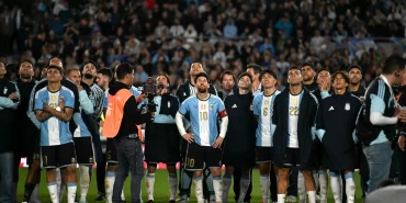 Kendi kalelerine atılan gole sevindiler: Benin'den Messi'ye veda