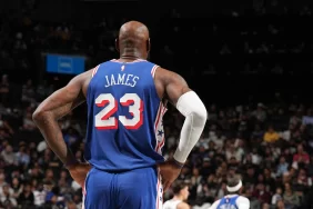 LeBron yeni takımıyla ilk maçında yenilgiye engel olamadı