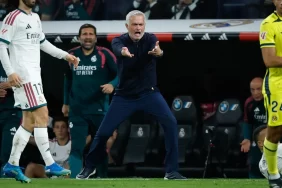 Madrid'de kırmızı kart krizi: Mourinho basın toplantısını bastı
