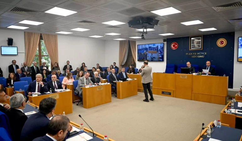 Meclis'te fon depremi: Ekonomi yönetimi ter döktü!