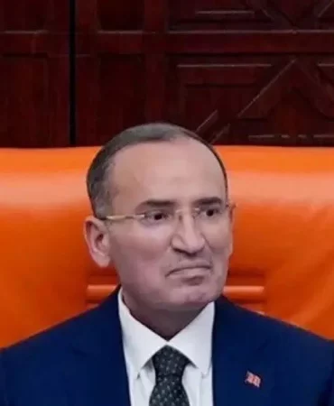 Mecliste kritik istifa: Bekir Bozdağ görevini neden bıraktı?