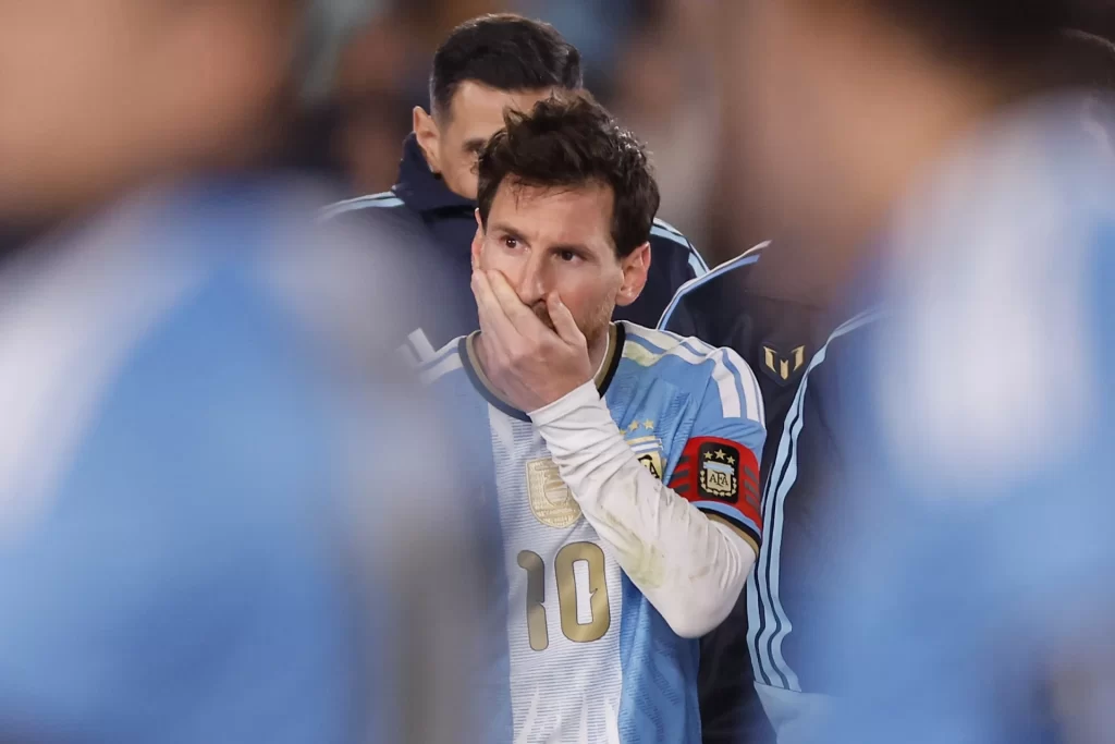 Messi'nin vedasında güvenlik krizi: Benin takımı şoke oldu