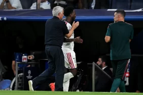 Mourinho'dan Vinicius bombası: Yerinde olsam Madrid'den giderdim!