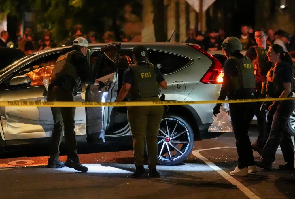 New York’ta göçmen polisine tepki: Küçük çocuğun yanında vurdu
