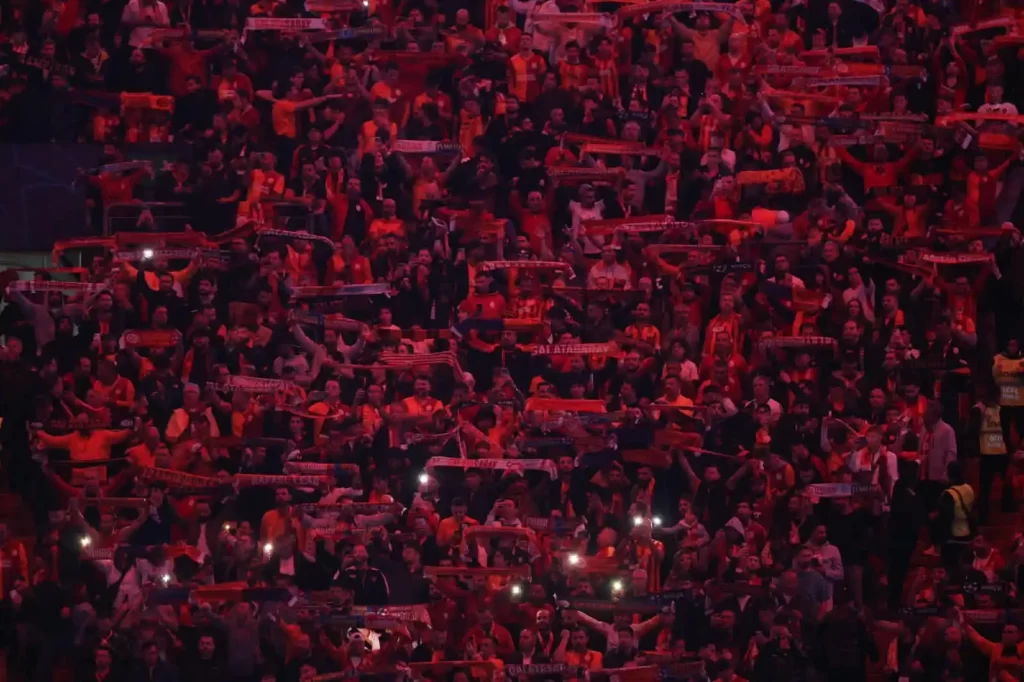 RAMS Park'ta gizemli ıslık: Boş tribünlerden gelen ses şaşırttı