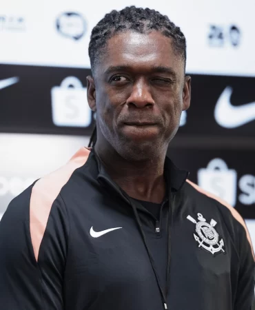 "Ronaldo'nun arkasında oynayacaksın": Seedorf gerçeği anlattı