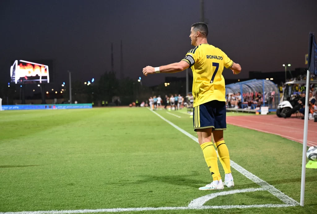 Ronaldo'nun tartışmalı golü futbol dünyasını ikiye böldü