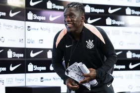 Seedorf'tan ezber bozan çıkış: Futbol bir savaş değildir