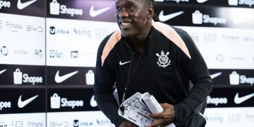 Seedorf'tan ezber bozan çıkış: Futbol bir savaş değildir