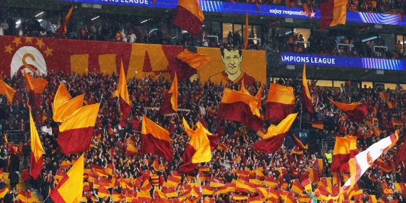 Tarihi bilet rekoru ve havai fişekler: Galatasaray-Barcelona maçı öncesi nefesler tutuldu