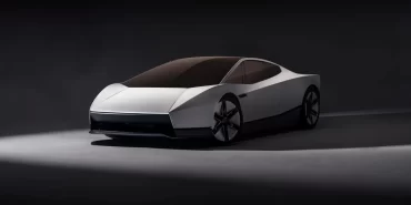 Tesla'dan havada uçan Roadster şovu: Ters gidip takla attı