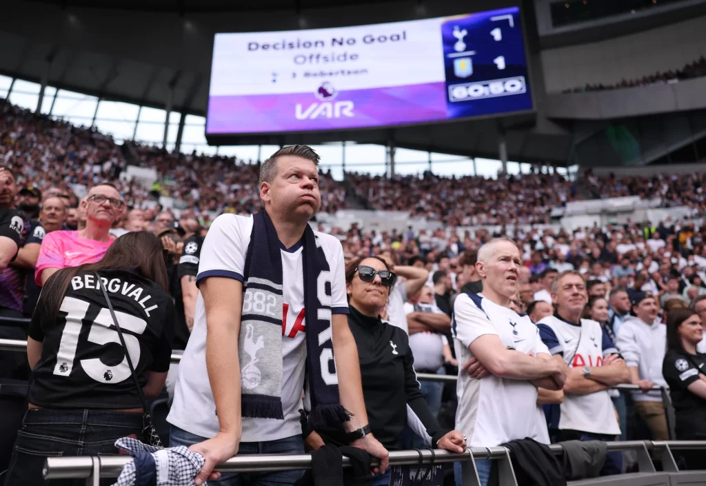 Tottenham taraftarın sesini duydu: Tartışmalı isim yasağı kalktı