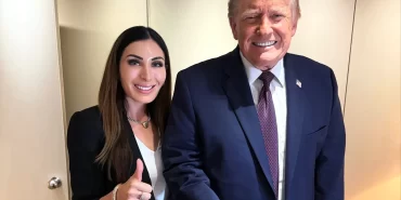 Trump'ın uçağındaki gizemli isim ABD'yi karıştırdı