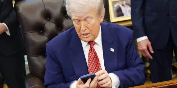Trump'ın yapay zekasından şok isyan: Kendi sözlerini yalanladı!