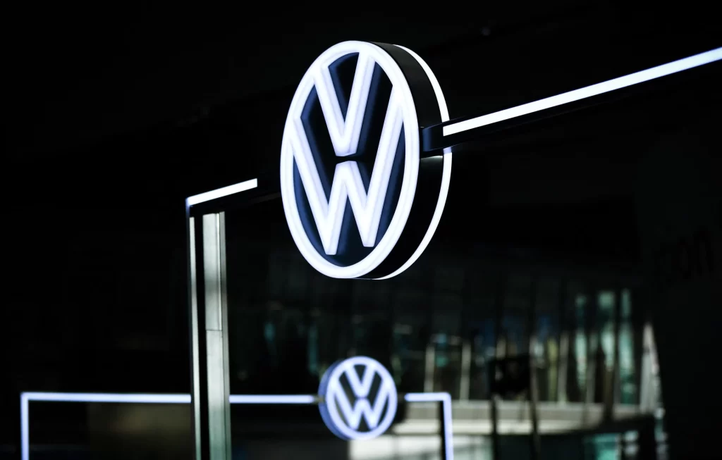 Volkswagen'den şaşırtan rota: Çin teknolojisi dünyaya açılıyor!