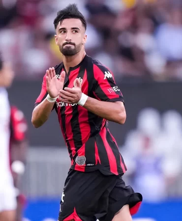 Wolfsburg krizini unutturdu: Cezayirli Amoura Ligue 1'de parlıyor
