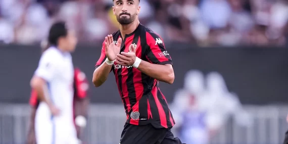 Wolfsburg krizini unutturdu: Cezayirli Amoura Ligue 1’de parlıyor