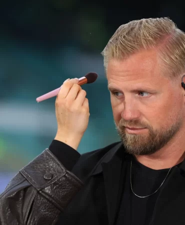 Yeşil sahalardan okul servisine: Schmeichel'ın zorlu emekliliği